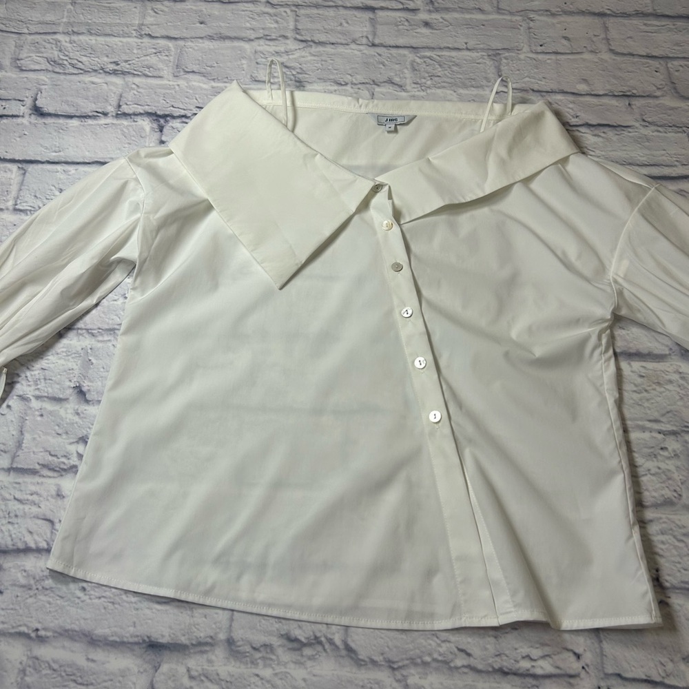 J.ING White Button-Up Off-Shoulder Blouse. Size Medium.